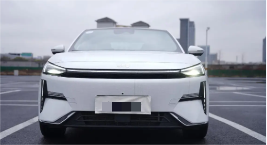 美光推出汽车级UFS 4.1闪存 旨在以速度、安全性和可靠性解锁智能移动出行美光推出汽车级UFS 4.1闪存 旨在以速度、安全性和可靠性解锁智能移动出行