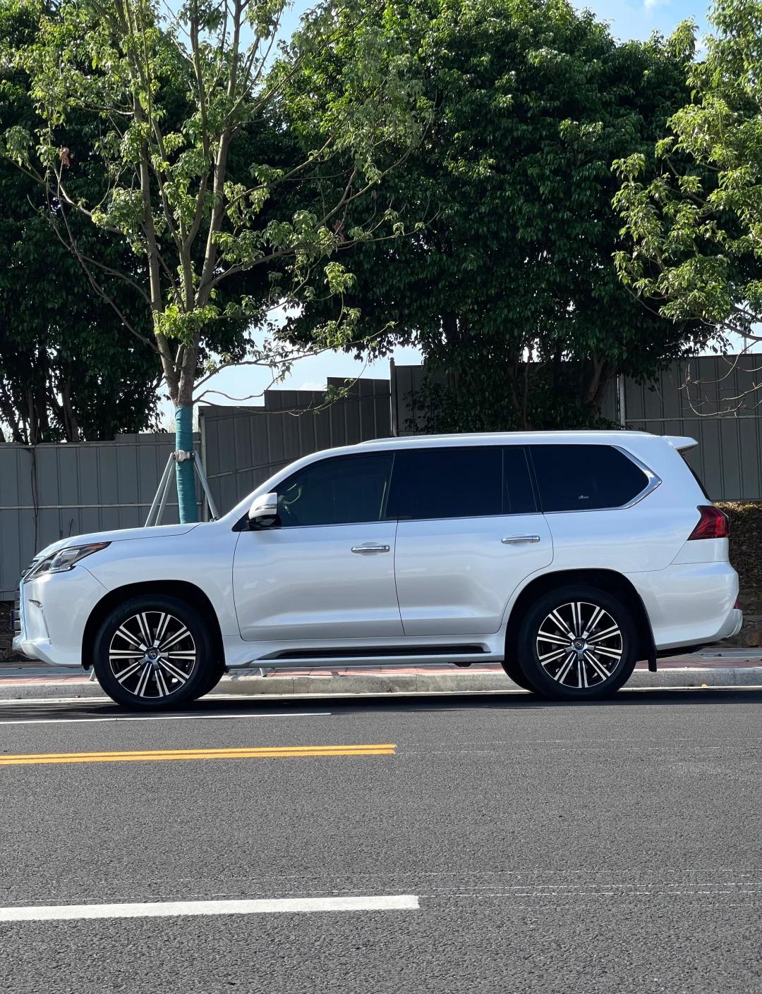 雷克萨斯LX570热销 性能高端