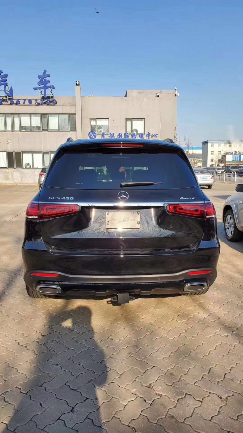 奔驰GLS墨版目前售价99万起 欢迎上门试驾