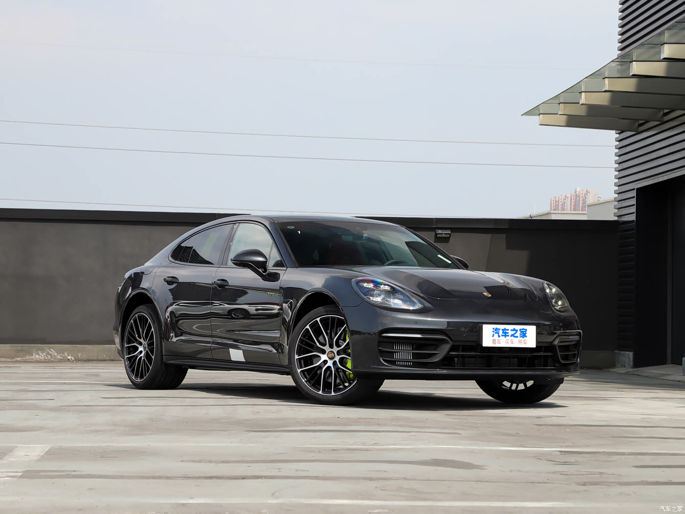 成都Panamera新能源优惠20.00万 最低仅售128.80万