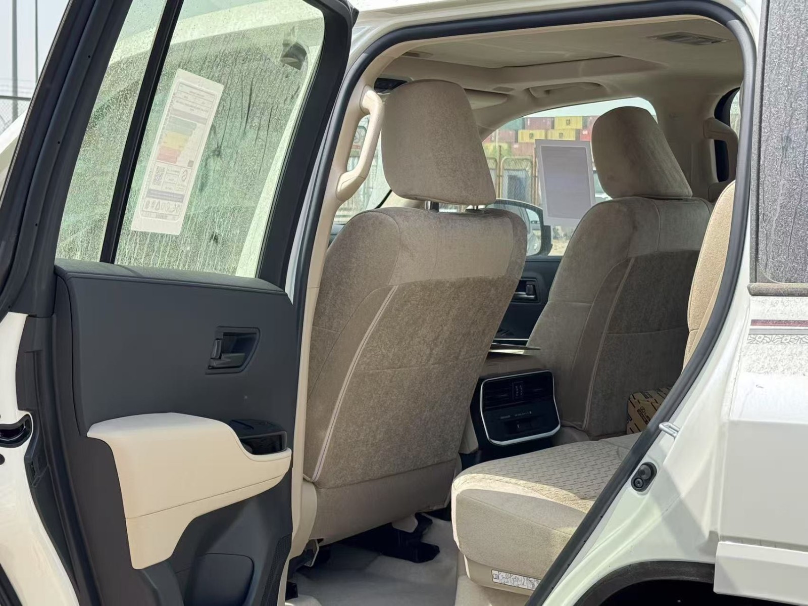 购兰德酷路泽中东版享37万优惠 欢迎上门试驾