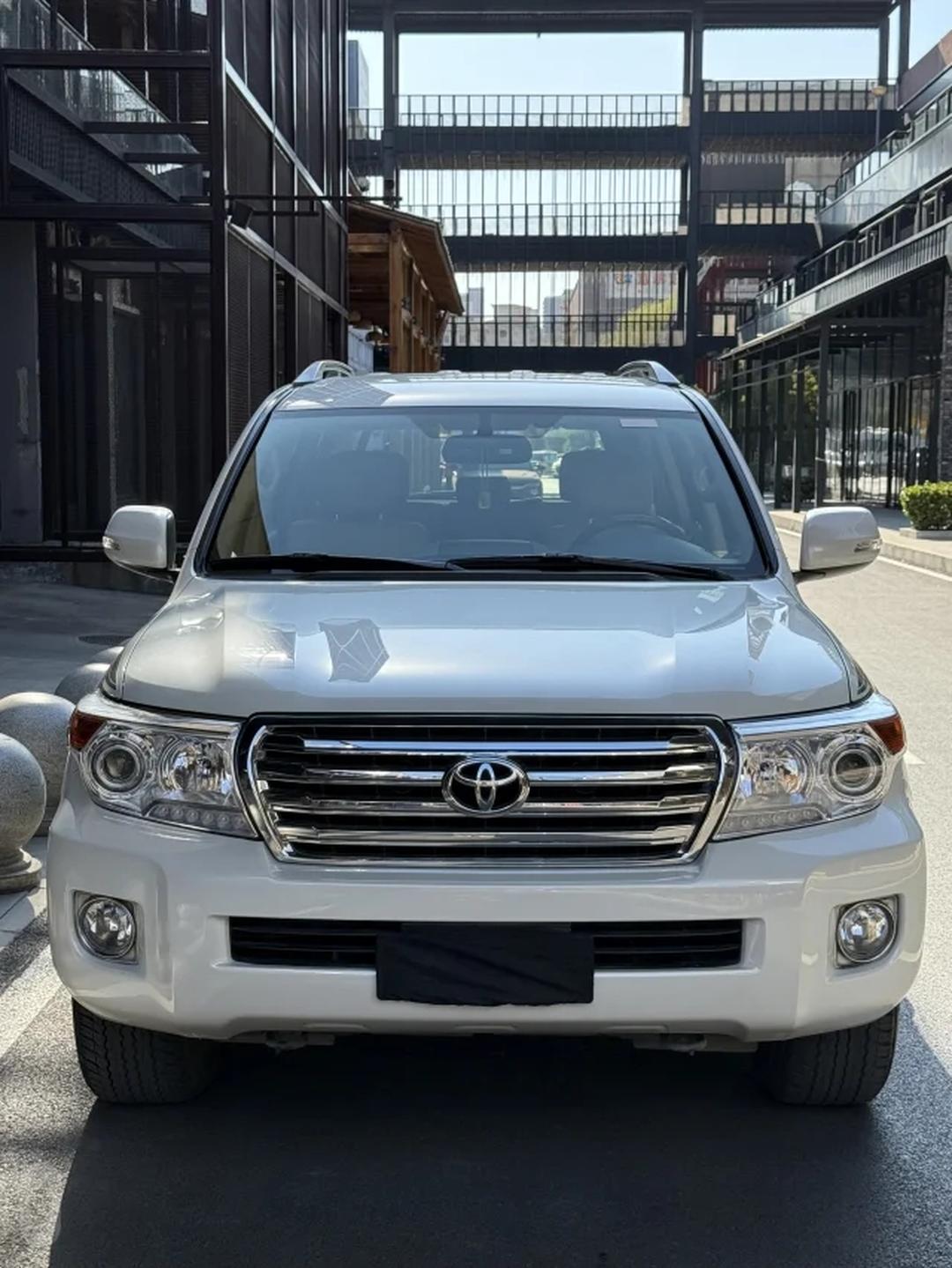 现购中东版兰德酷路泽享35.2万优惠 欢迎前来试驾