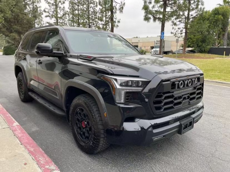 进口红杉美版现车实拍 来电特惠