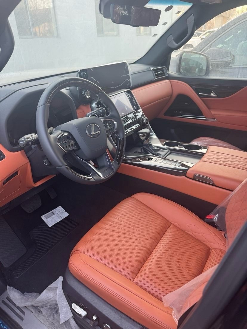 成都雷克萨斯LX团购最高优惠89万 欢迎到店试驾