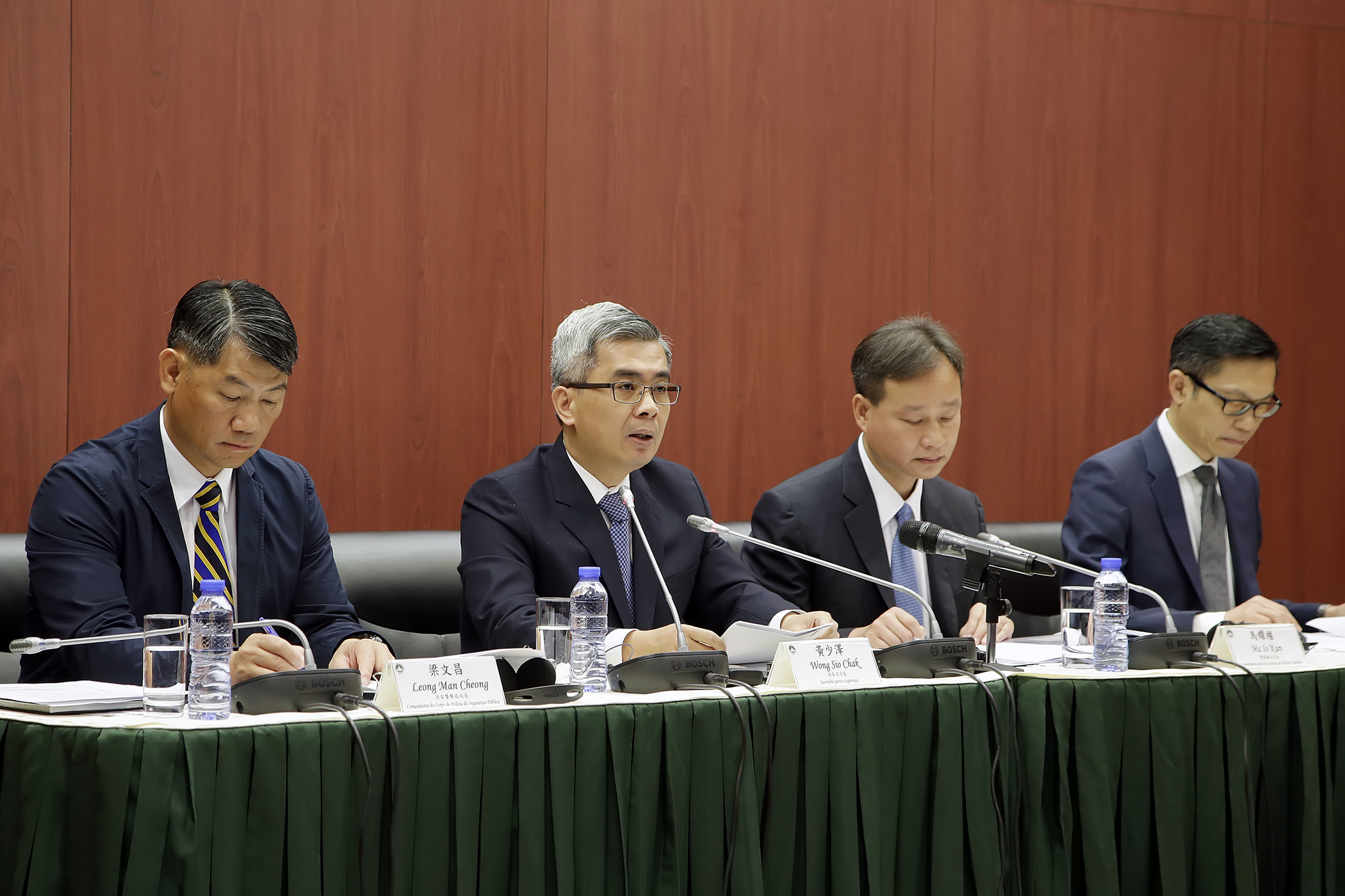 直接被保安请出办公室？转型不给力的捷豹拿功勋设计师开刀