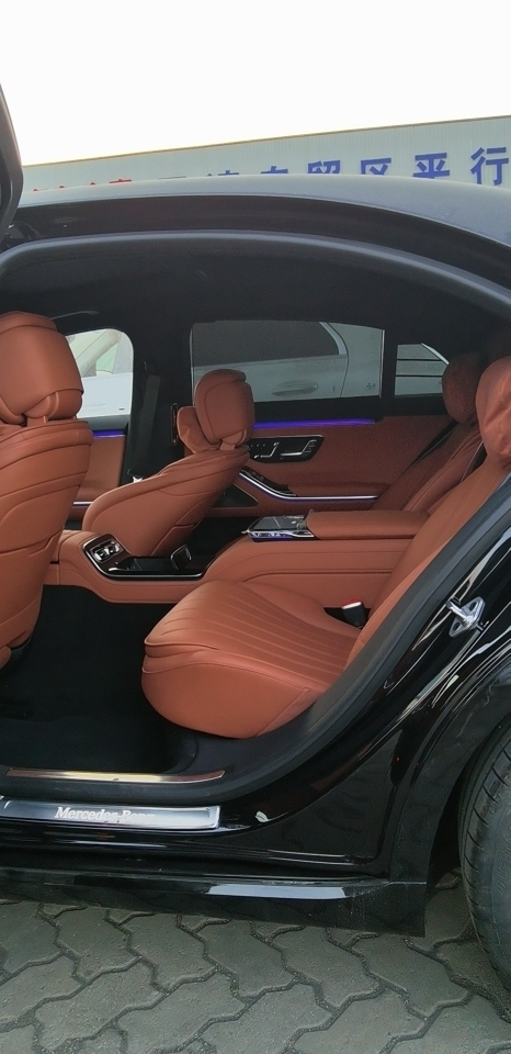 成都平行进口奔驰S级加版价格最低129万起 欢迎前来试驾