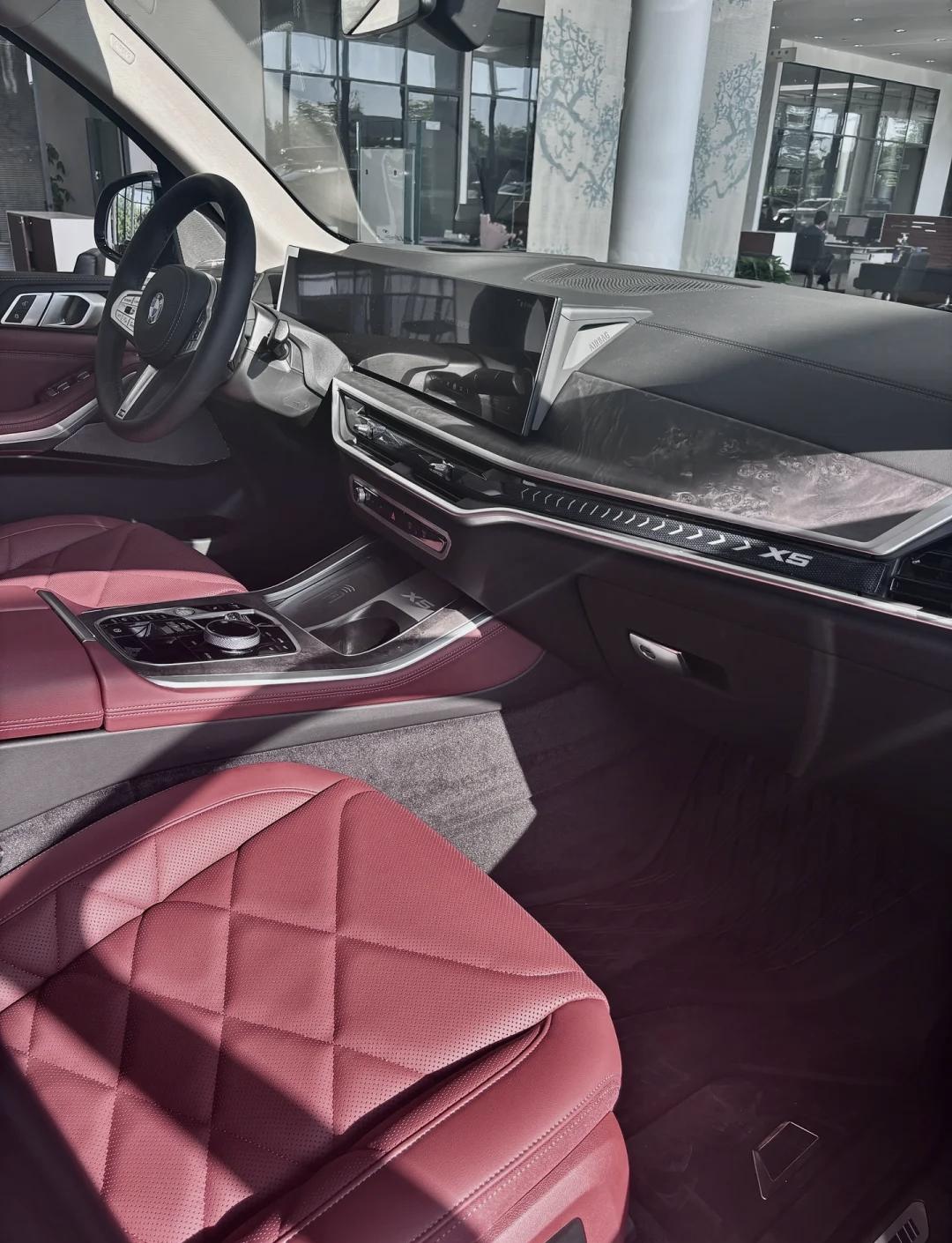 成都宝马X5 M优惠高达25.00万 最低仅售119.89万