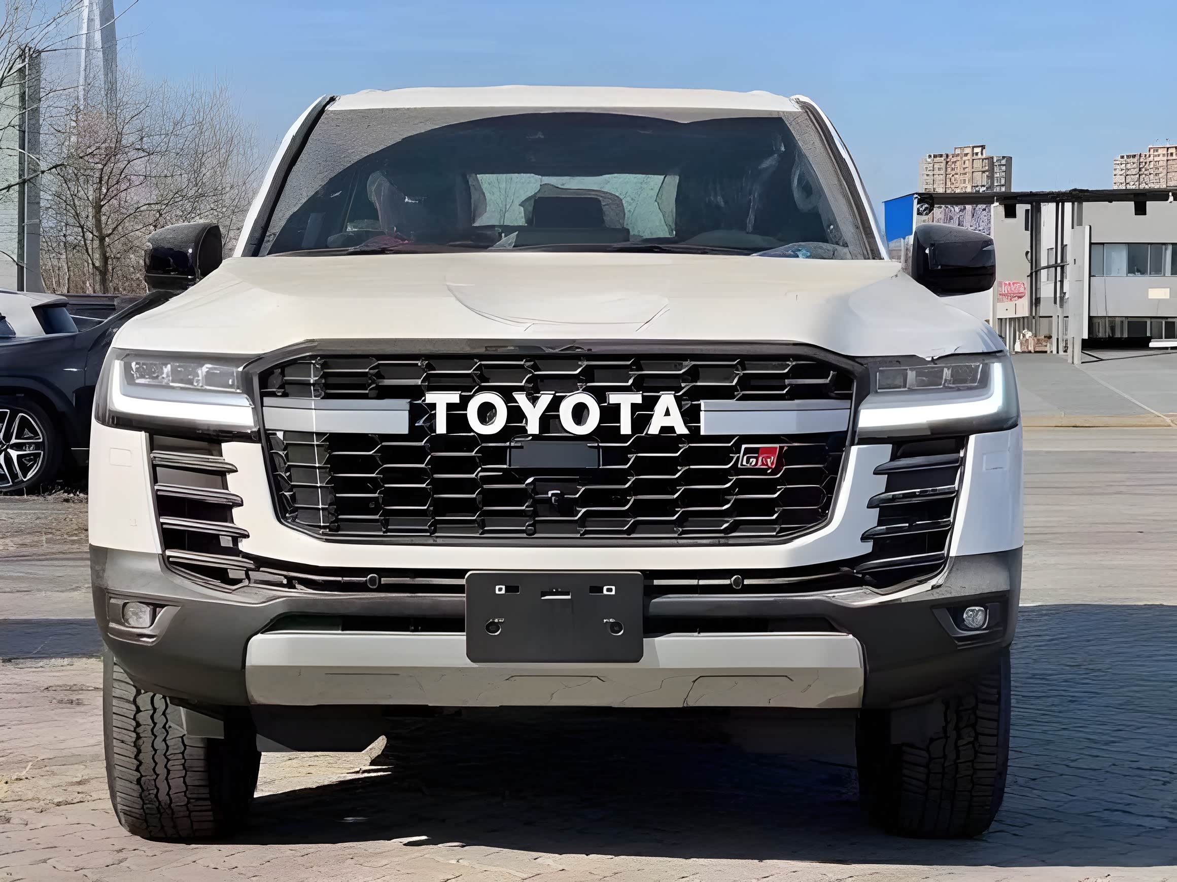 酷路泽70系列中东版降价38.8万 欢迎到店试驾