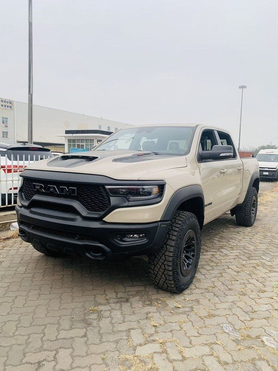 道奇公羊霸王龙TRX 展厅现车优惠秒杀