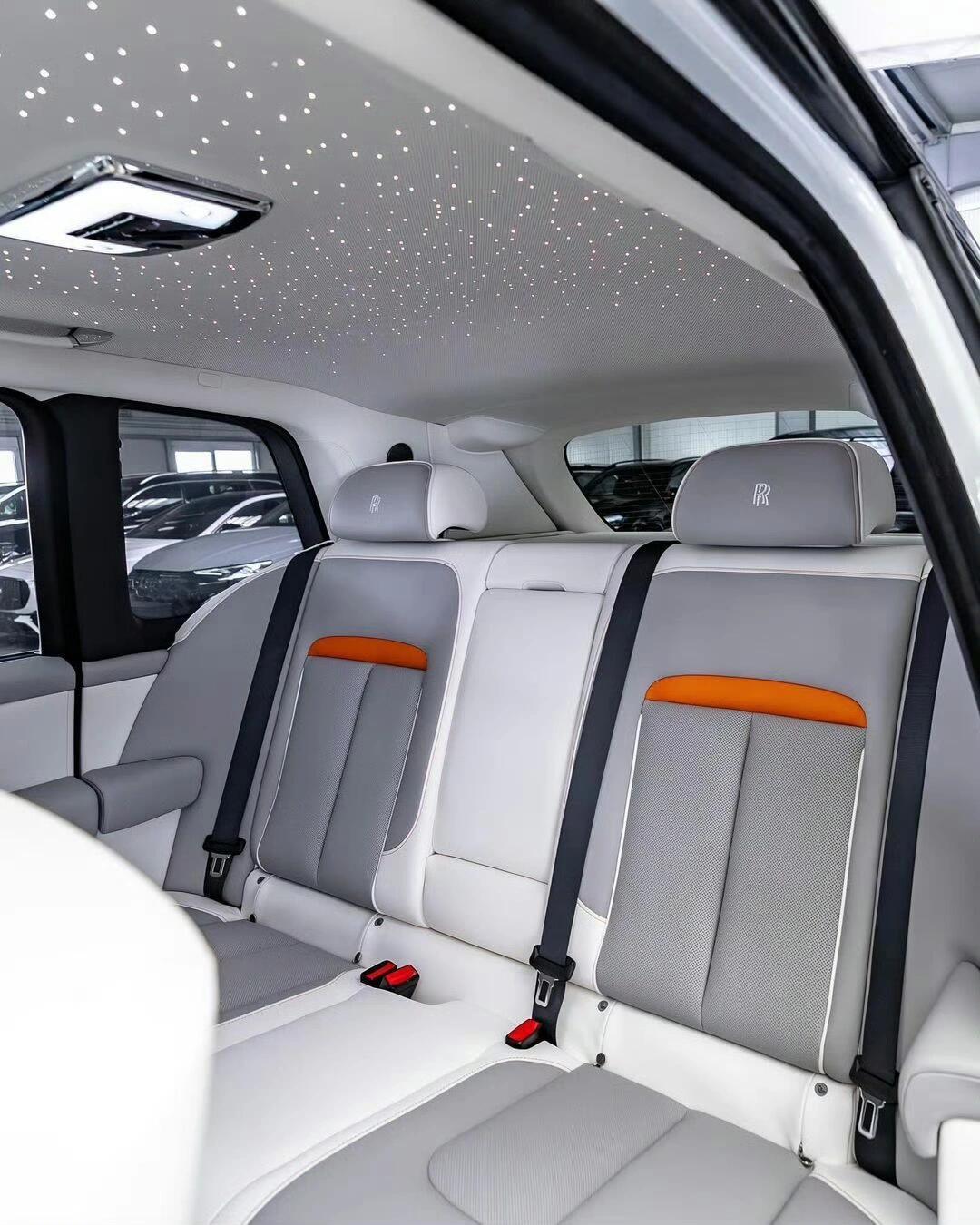 成都劳斯莱斯库里南团购最高优惠65万 欢迎上门试驾