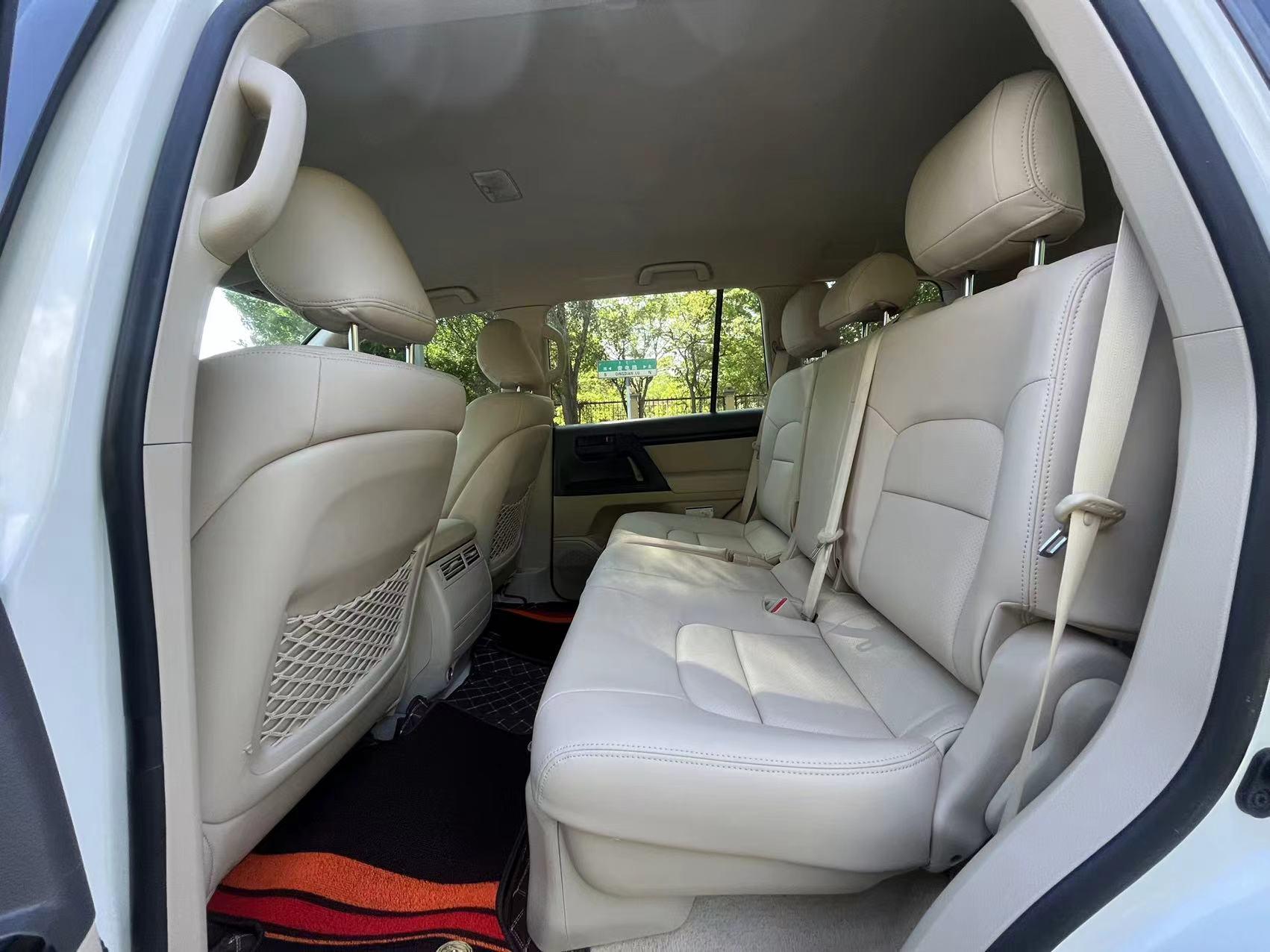 兰德酷路泽中东版团购优惠35.2万 欢迎试乘试驾