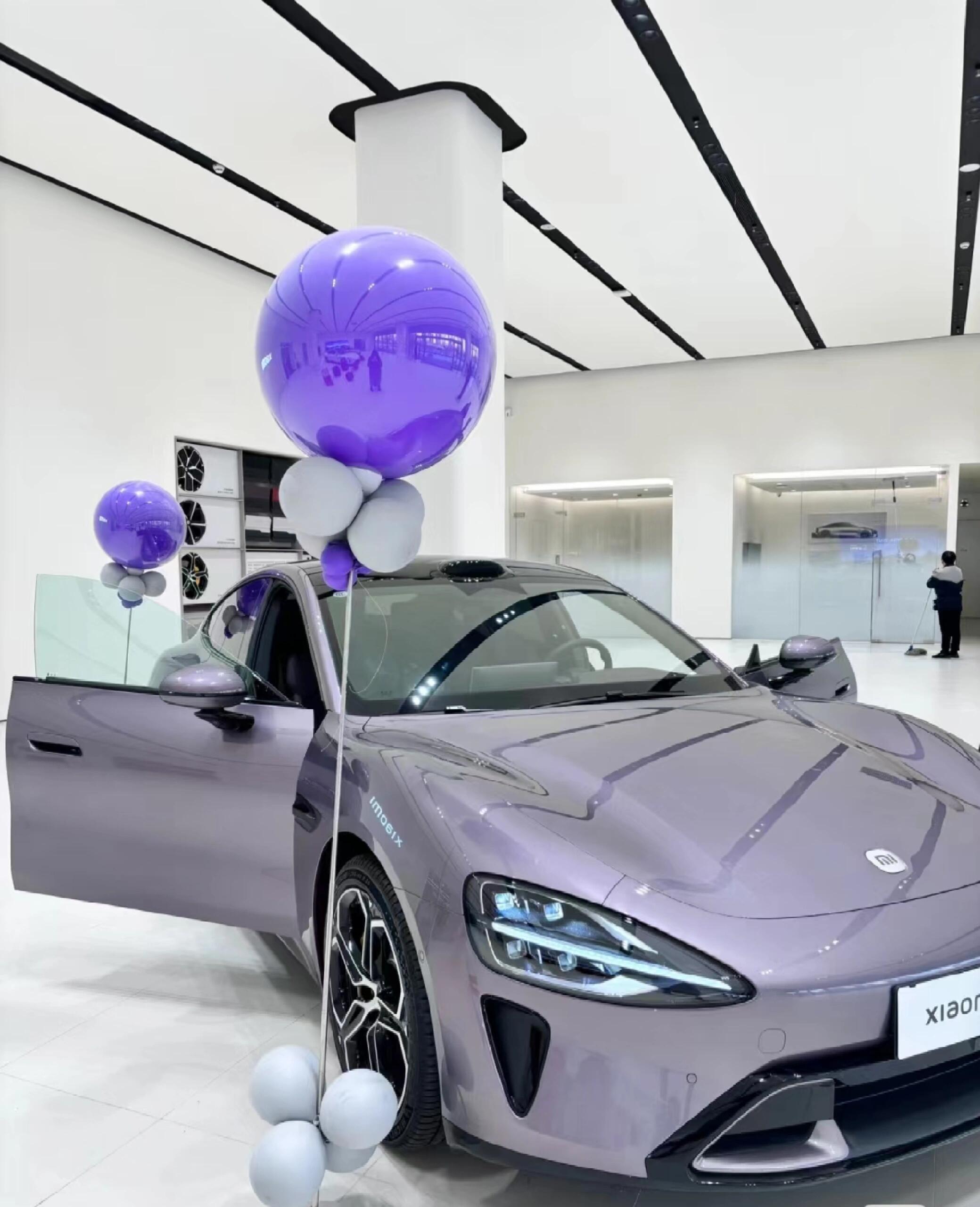 小车和SUV都卷不动,smart直接弄了款对标小米SU7的轿车