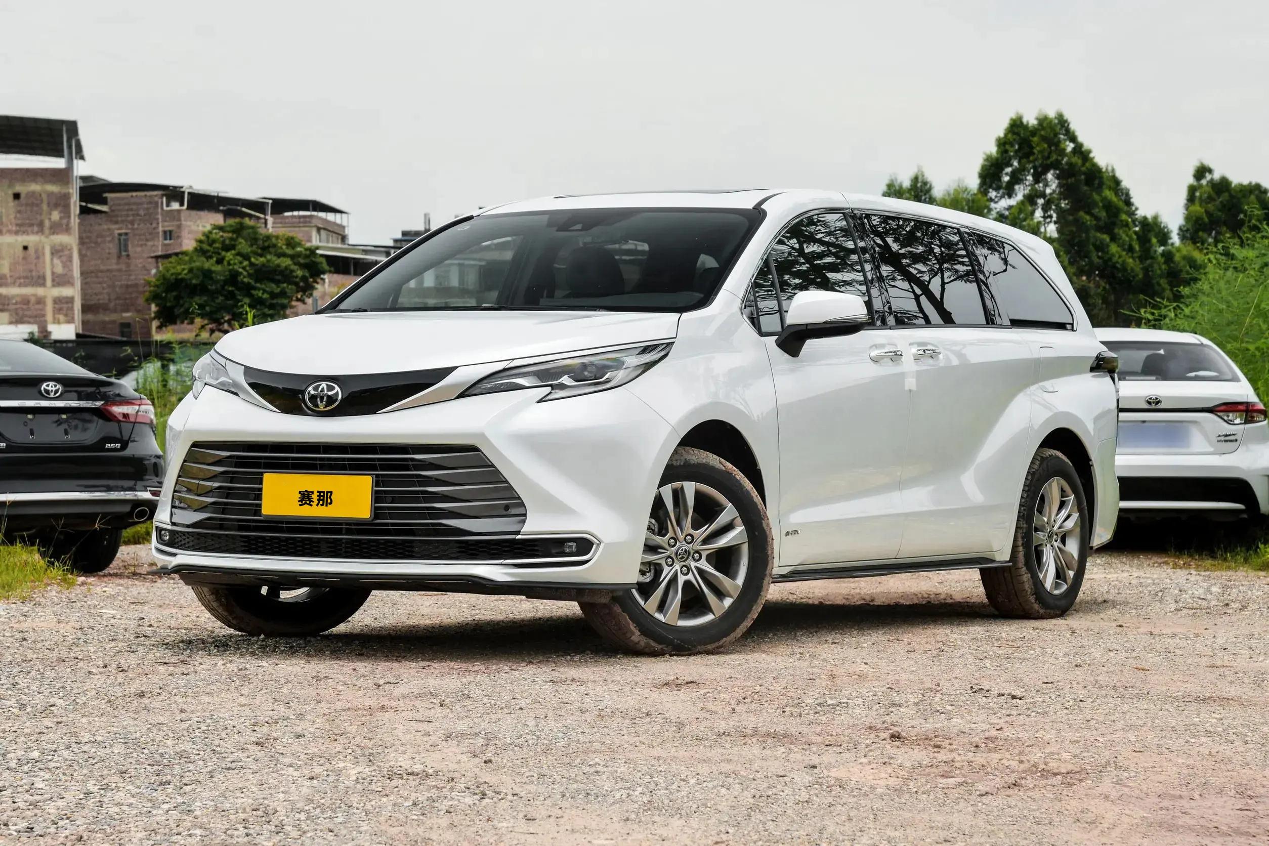 别克GL8陆尚/GL8陆尊推出年末限时购车福利 至高可节省15000元