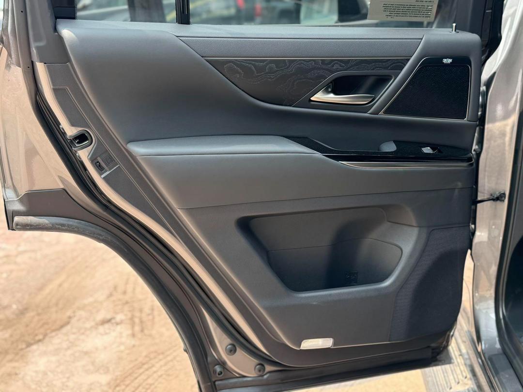 成都平行进口雷克萨斯LX美规版最高让利89万 最低145万