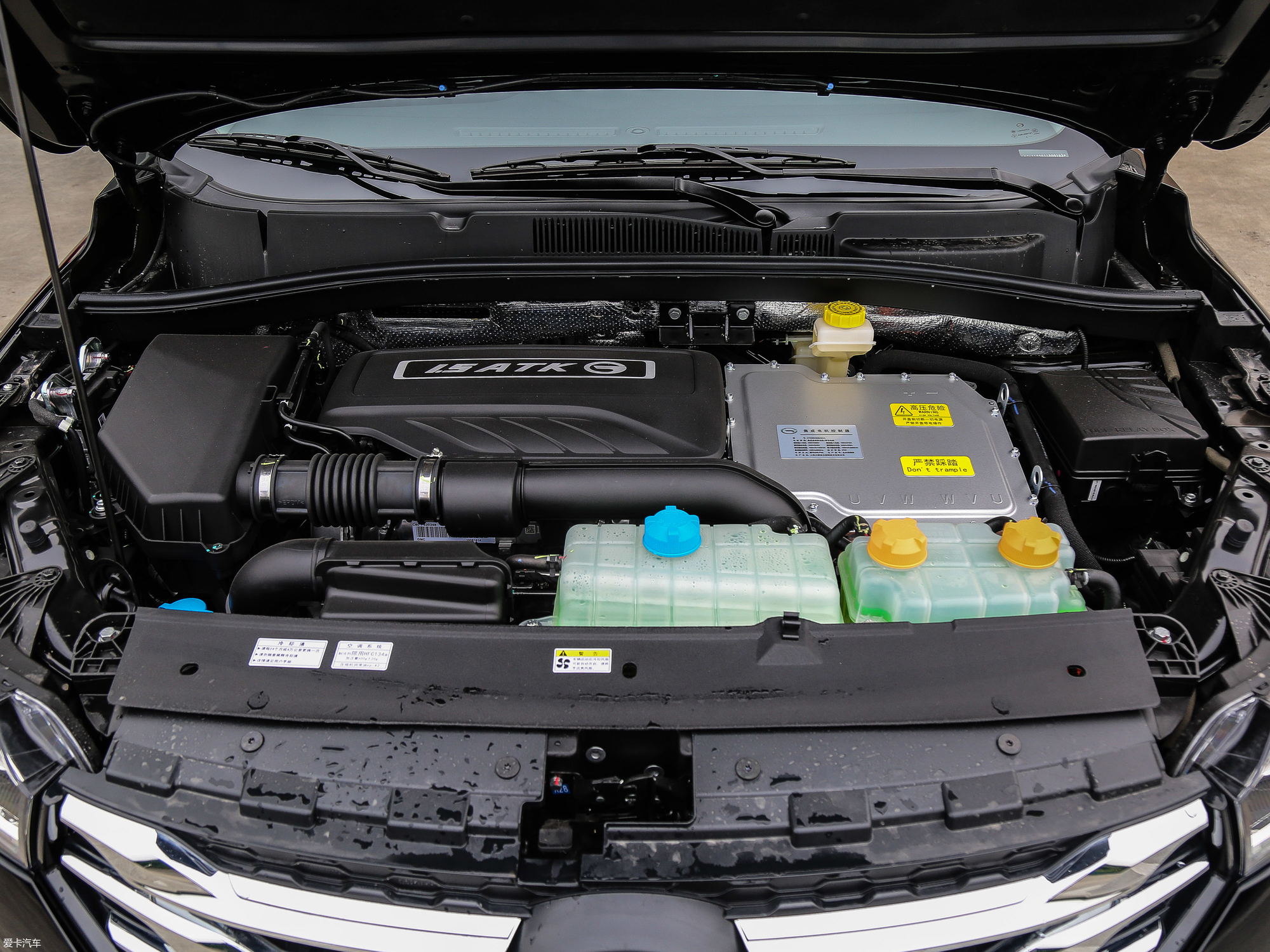 斩获金扳手大奖！问界智享服务成新能源服务标杆