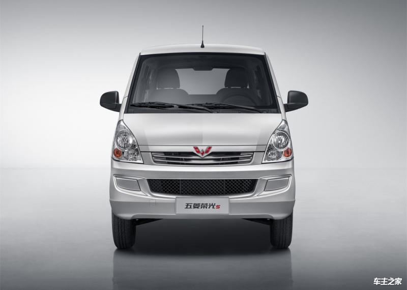 成都五菱荣光最高降0.39万 最低仅售4.90万