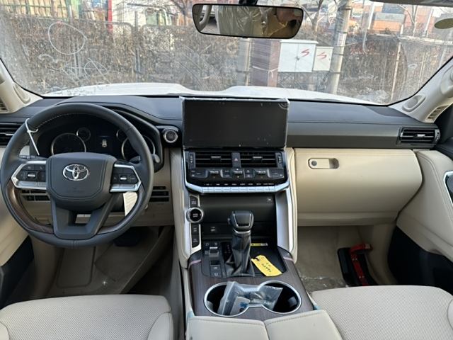 成都平行进口丰田兰德酷路泽中东版最高降35.2万 欢迎上门试驾