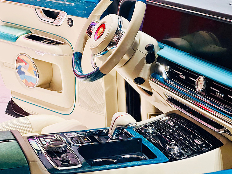 成都红旗金葵花国礼4S店售价718.00万起 暂无优惠