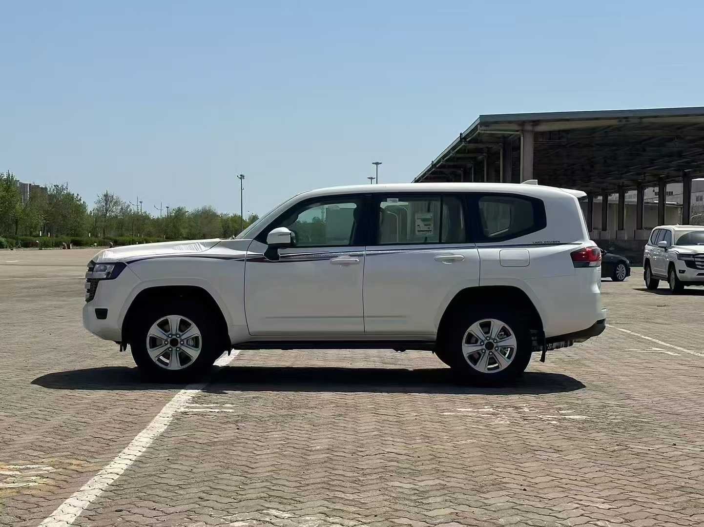 现购兰德酷路泽美规版享9万优惠 欢迎试乘试驾