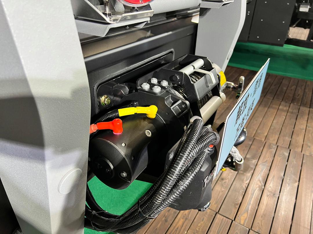 2023乌尼莫克美版目前售价255万起 直降23万