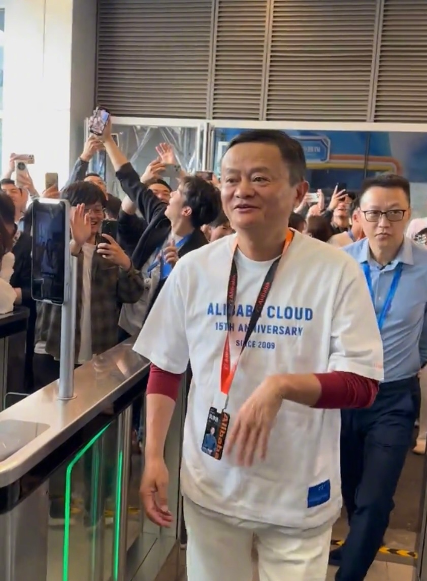 李斌又搞到钱了，但这次不一样