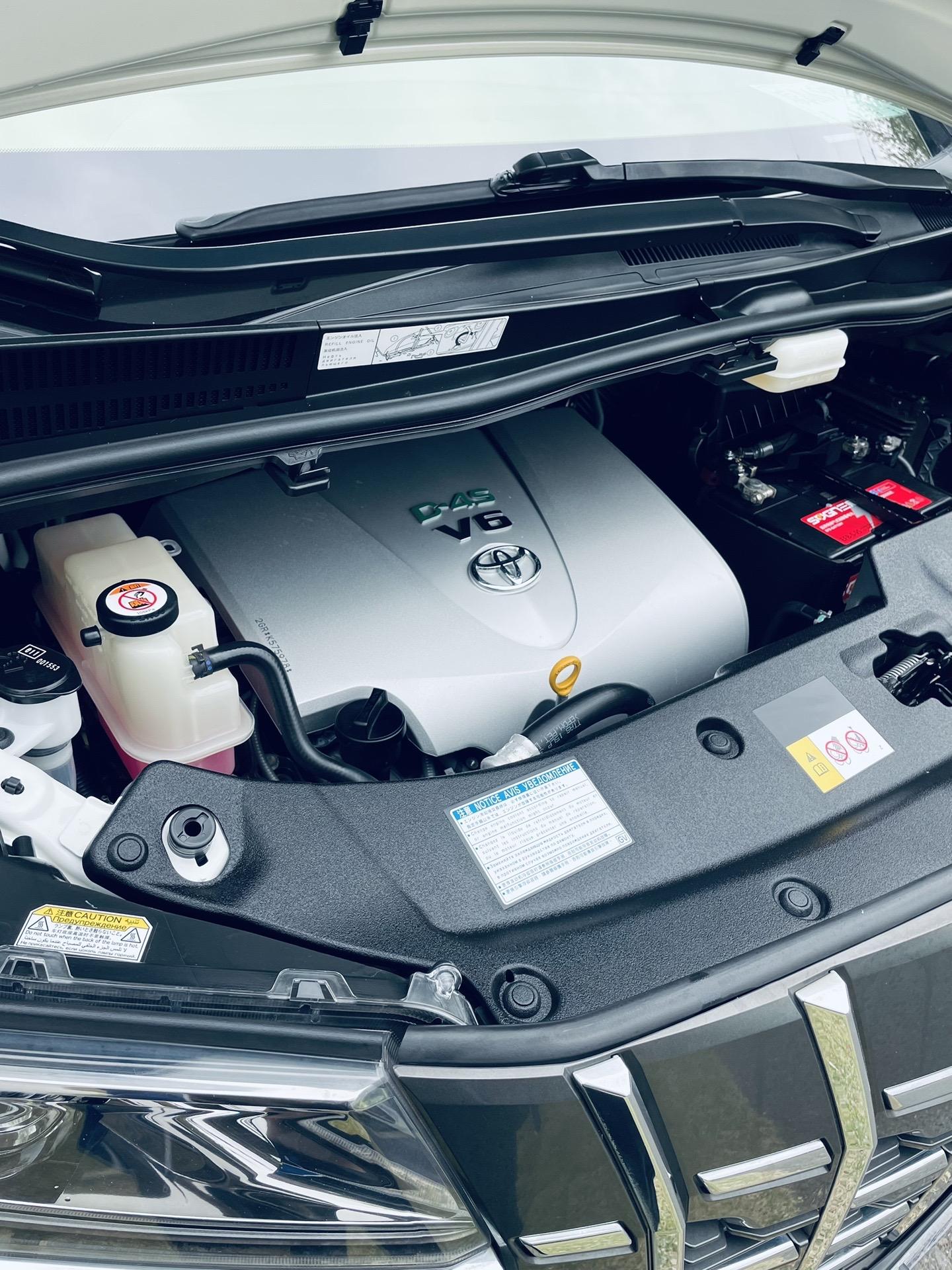 全新丰田埃尔法实车亮相