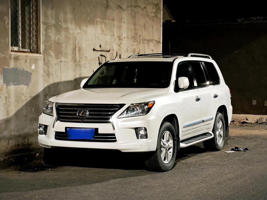 2024款雷克萨斯LX570国六现车预售优惠